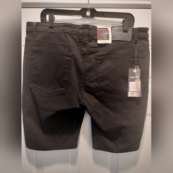 Men's Twill Stretch Classic Fit Shorts - Picture 2 of 6